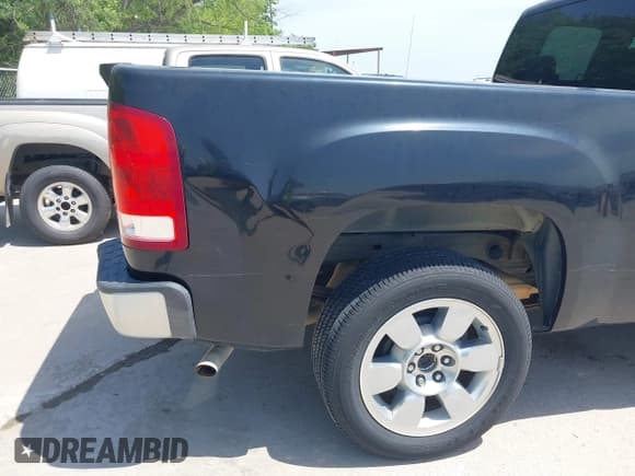 ✅ 2011 GMC Sierra 1500 SLE • VIN: 1GTR1VE03BZ381366 • Lot: 42025871. Wystawiony na IAAI z przebiegiem 91 606 mil. Bezpłatny archiwum sprzedaży aukcyjnych z USA i szczegółowy raport historii pojazdu na DreamBid. Zdjęcie 6.