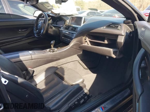 ✅ 2015 BMW 6 Series 650i xDrive • VIN: WBAYP1C57FD216843 • Lot: 41558525. Wystawiony na IAAI z przebiegiem Nie podano. Bezpłatny archiwum sprzedaży aukcyjnych z USA i szczegółowy raport historii pojazdu na DreamBid. Zdjęcie 5.