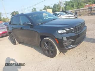 ✅ 2024 Jeep Grand Cherokee Laredo • VIN: 1C4RJHAG0RC235461 • Lot: 40354033. Listed on IAAI with 589 mi. Free auction sales archive from the USA and detailed vehicle history report at DreamBid. Image 1.