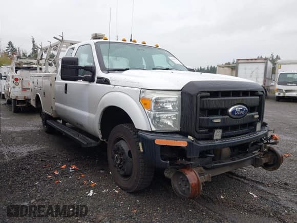 ✅ 2011 Ford F-350 • VIN: 1FD7X3B63BEC03804 • Lot: 43583747. Listed on IAAI with 271,246 mi. Free auction sales archive from the USA and detailed vehicle history report at DreamBid. Image 1.