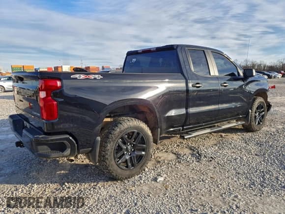 ✅ 2025 Chevrolet Silverado 1500 • VIN: 1GCRKBEK4SZ127369 • Lot: 95953575. Listed on Copart with 62,700 mi. Free auction sales archive from the USA and detailed vehicle history report at DreamBid. Image 3.