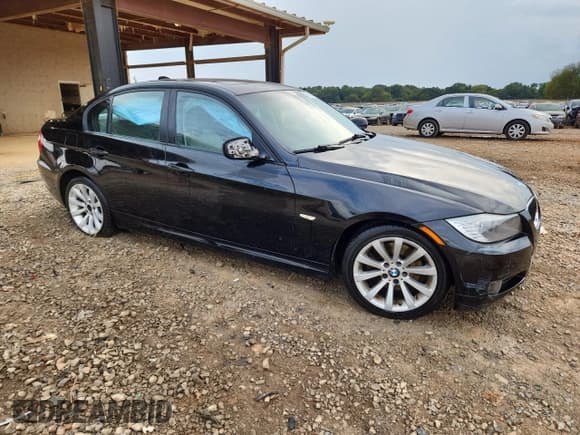 ✅ 2010 BMW 3 Series 328i • VIN: WBAPH7G5XANM48023 • Lot: 82109615. Listed on Copart with 238,888 mi. Free auction sales archive from the USA and detailed vehicle history report at DreamBid. Image 4.