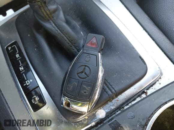 ✅ 2013 Mercedes-Benz C 250 • VIN: WDDGJ4HB7DG059283 • Lot: 41729557. Wystawiony na IAAI z przebiegiem 119 419 mil. Bezpłatny archiwum sprzedaży aukcyjnych z USA i szczegółowy raport historii pojazdu na DreamBid. Zdjęcie 11.