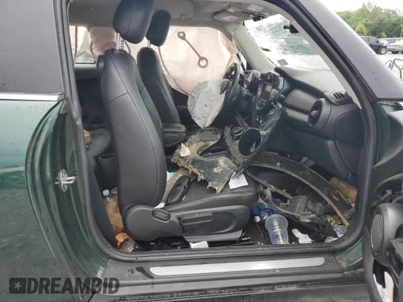 2016 MINI Hardtop with VIN WMWXP5C55G2D13123, listed as a Copart auction lot 61728955 with Not provided miles and Salvage title. Bid and sale history available at DreamBid. Image 7.