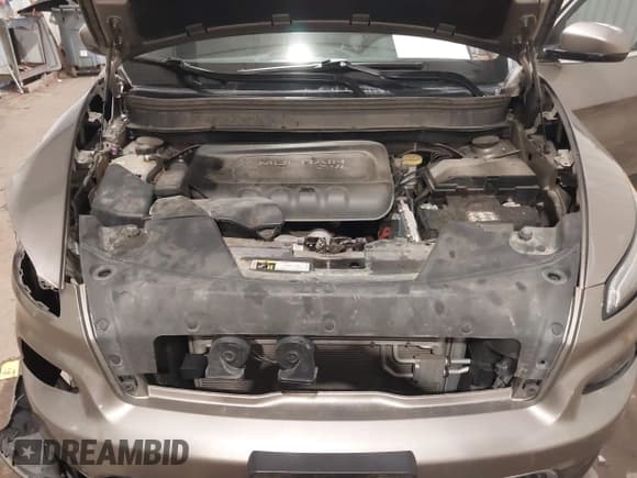 ✅ 2018 Jeep Cherokee Limited • VIN: 1C4PJMDB6JD613166 • Lot: 43260618. Wystawiony na IAAI z przebiegiem 92 627 mil. Bezpłatny archiwum sprzedaży aukcyjnych z USA i szczegółowy raport historii pojazdu na DreamBid. Zdjęcie 10.