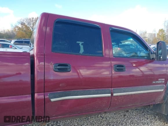 ✅ 2006 Chevrolet Silverado 2500HD LT1 • VIN: 1GCHK23266F105220 • Лот: 43569919. Опубликован ранее на IAAI с пробегом Не указан. Бесплатный доступ к архиву аукционных продаж из США и подробный отчёт об истории автомобиля на DreamBid. Изображение 13.