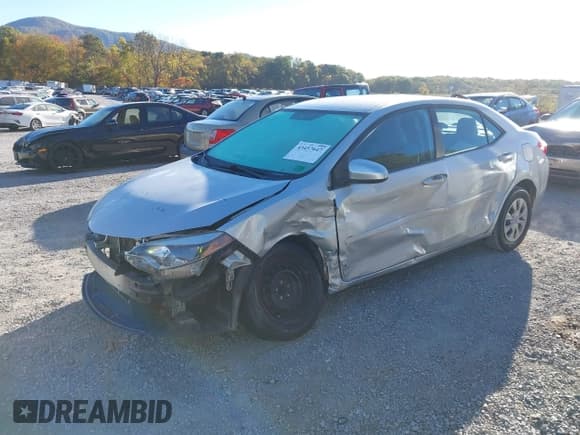 ✅ 2015 Toyota Corolla L • VIN: 2T1BURHEXFC363471 • Lot: 43457647. Wystawiony na IAAI z przebiegiem 143 243 mil. Bezpłatny archiwum sprzedaży aukcyjnych z USA i szczegółowy raport historii pojazdu na DreamBid. Zdjęcie 18.