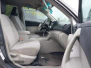 ✅ 2011 Toyota Highlander • VIN: 5TDBK3EH3BS069137 • Lot: 43059149. Wystawiony na IAAI z przebiegiem 309 665 mil. Bezpłatny archiwum sprzedaży aukcyjnych z USA i szczegółowy raport historii pojazdu na DreamBid. Zdjęcie 5.