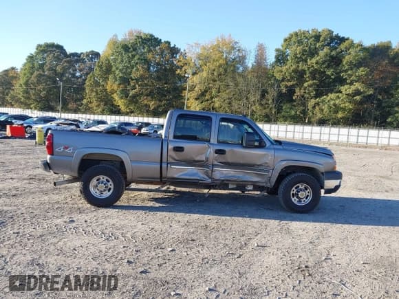 ✅ 2007 Chevrolet Silverado 2500HD LT1 • VIN: 1GCHK23D17F192768 • Лот: 43463284. Опубликован ранее на IAAI с пробегом 338 979 миль. Бесплатный доступ к архиву аукционных продаж из США и подробный отчёт об истории автомобиля на DreamBid. Изображение 6.