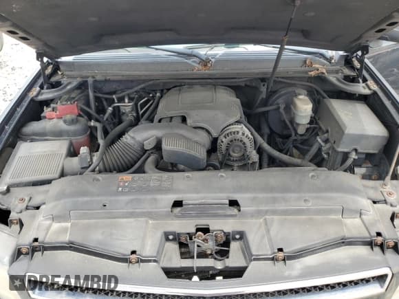 ✅ 2011 Chevrolet Suburban LS • VIN: 1GNSKHE37BR355760 • Lot: 60848905. Listed on Copart with 121,065 mi. Free auction sales archive from the USA and detailed vehicle history report at DreamBid. Image 12.