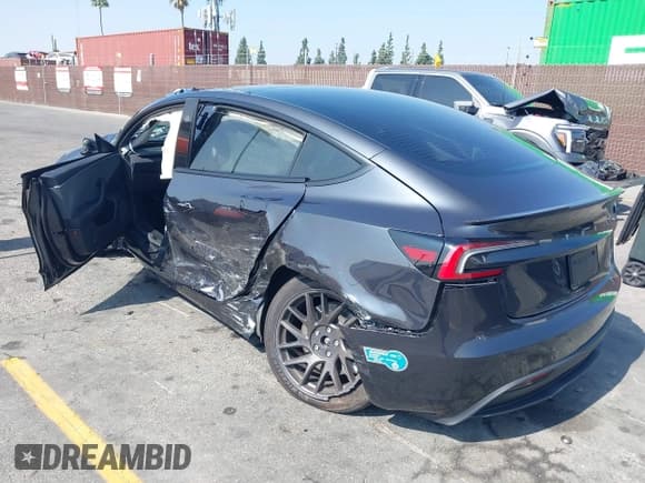 ✅ 2025 Tesla Model 3 Long Range • VIN: 5YJ3E1EA3SF976350 • Lot: 43401948. Wystawiony na IAAI z przebiegiem Nie podano. Bezpłatny archiwum sprzedaży aukcyjnych z USA i szczegółowy raport historii pojazdu na DreamBid. Zdjęcie 3.