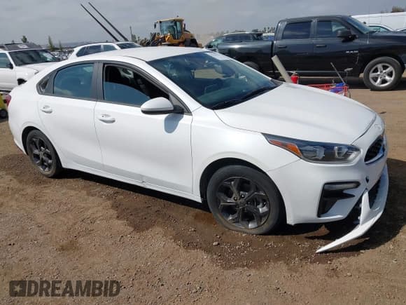✅ 2021 Kia Forte LXS • VIN: 3KPF24AD6ME354275 • Lot: 43325924. Listed on IAAI with 48,319 mi. Free auction sales archive from the USA and detailed vehicle history report at DreamBid. Image 1.