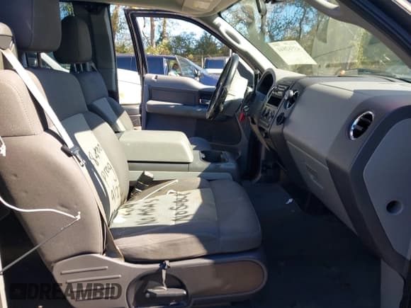 ✅ 2006 Ford F-150 XLT • VIN: 1FTPX12556NB81794 • Lot: 43562844. Wystawiony na IAAI z przebiegiem 219 035 mil. Bezpłatny archiwum sprzedaży aukcyjnych z USA i szczegółowy raport historii pojazdu na DreamBid. Zdjęcie 5.