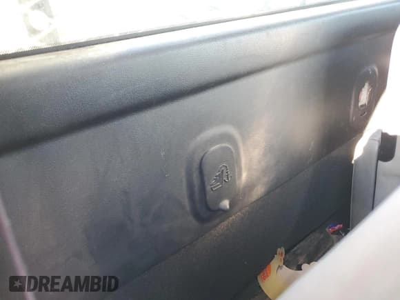 ✅ 2017 GMC Sierra 2500HD • VIN: 1GT01REG4HZ249111 • Lot: 80142244. Wystawiony na Copart z przebiegiem 143 631 mil. Bezpłatny archiwum sprzedaży aukcyjnych z USA i szczegółowy raport historii pojazdu na DreamBid. Zdjęcie 10.