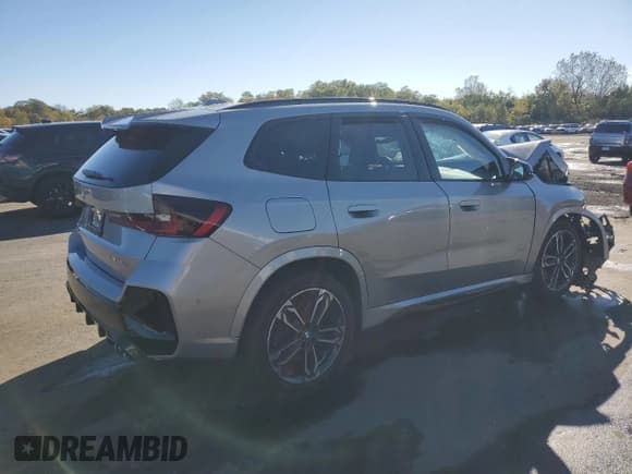 ✅ 2024 BMW X1 • VIN: WBX13EF02R5Y33303 • Lot: 85907235. Wystawiony na Copart z przebiegiem Nie podano. Bezpłatny archiwum sprzedaży aukcyjnych z USA i szczegółowy raport historii pojazdu na DreamBid. Zdjęcie 3.