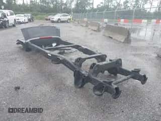 2019 Chevrolet Suburban LT z VIN 1GNSKHKC8KR171965, wystawiony jako IAAI lot #40332346 z przebiegiem Nie podano mil oraz . Historia ofert i sprzedaży dostępna na DreamBid. Obrazek 3.