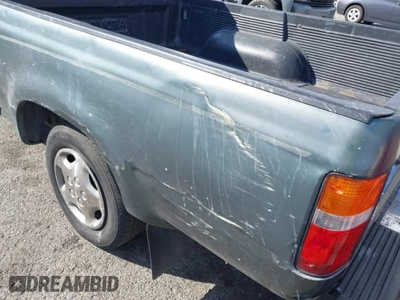 ✅ 1992 Toyota Pickup DLX • VIN: JT4RN93P5N5058671 • Лот: 41712213. Опубликован ранее на IAAI с пробегом 232 869 миль. Бесплатный доступ к архиву аукционных продаж из США и подробный отчёт об истории автомобиля на DreamBid. Изображение 6.