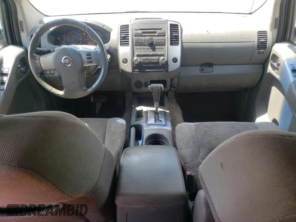 ✅ 2009 Nissan Frontier SE • VIN: 1N6AD07U79C411051 • Lot: 81083185. Wystawiony na Copart z przebiegiem 278 604 mil. Bezpłatny archiwum sprzedaży aukcyjnych z USA i szczegółowy raport historii pojazdu na DreamBid. Zdjęcie 8.