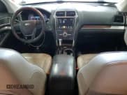 ✅ 2017 Ford Explorer Platinum • VIN: 1FM5K8HT5HGC59689 • Лот: 67543385. Опубликован ранее на Copart с пробегом 80 026 миль. Бесплатный доступ к архиву аукционных продаж из США и подробный отчёт об истории автомобиля на DreamBid. Изображение 8.