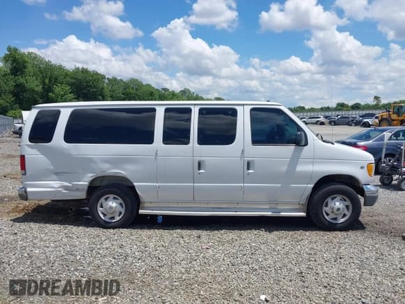 ✅ 1999 Ford Econoline Passenger XL • VIN: 1FBSS31L3XHB14197 • Лот: 42253831. Опубликован ранее на IAAI с пробегом 41 664 миль. Бесплатный доступ к архиву аукционных продаж из США и подробный отчёт об истории автомобиля на DreamBid. Изображение 13.