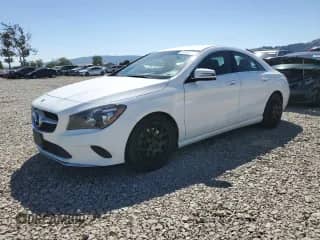 2018 Mercedes-Benz CLA 250 z VIN WDDSJ4EB5JN677109, wystawiony jako Copart lot #80906945 z przebiegiem 99 942 mil mil oraz Szkoda całkowita • Salvage title. Historia ofert i sprzedaży dostępna na DreamBid. Obrazek 1.