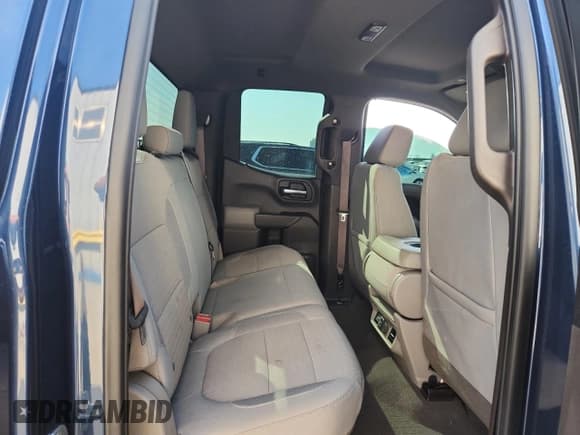 ✅ 2019 Chevrolet Silverado 1500 LT • VIN: 1GCRWCED4KZ191715 • Lot: 80177235. Wystawiony na Copart z przebiegiem 84 433 mil. Bezpłatny archiwum sprzedaży aukcyjnych z USA i szczegółowy raport historii pojazdu na DreamBid. Zdjęcie 10.