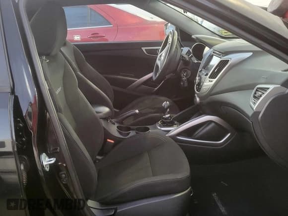 ✅ 2016 Hyundai Veloster • VIN: KMHTC6AD3GU276647 • Lot: 79112674. Wystawiony na Copart z przebiegiem 156 727 mil. Bezpłatny archiwum sprzedaży aukcyjnych z USA i szczegółowy raport historii pojazdu na DreamBid. Zdjęcie 5.