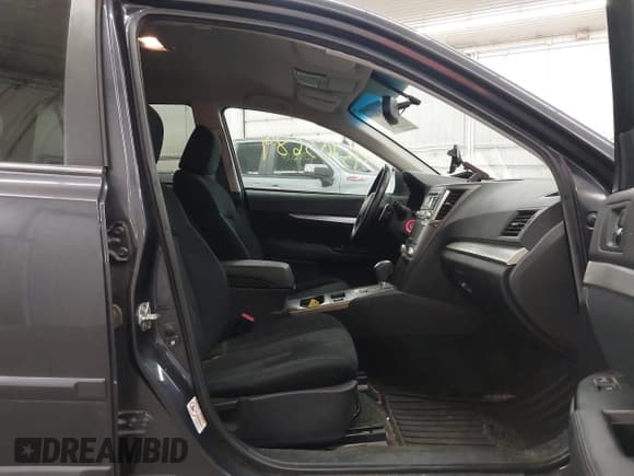 ✅ 2013 Subaru Outback Premium • VIN: 4S4BRCCC3D3242206 • Lot: 43703689. Wystawiony na IAAI z przebiegiem 176 745 mil. Bezpłatny archiwum sprzedaży aukcyjnych z USA i szczegółowy raport historii pojazdu na DreamBid. Zdjęcie 5.