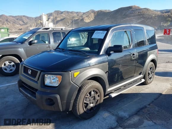 ✅ 2006 Honda Element LX • VIN: 5J6YH18356L010105 • Lot: 43491458. Wystawiony na IAAI z przebiegiem 123 845 mil. Bezpłatny archiwum sprzedaży aukcyjnych z USA i szczegółowy raport historii pojazdu na DreamBid. Zdjęcie 17.
