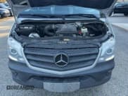 ✅ 2014 Mercedes-Benz Sprinter Passenger • VIN: WDZPE7CC6E5842740 • Lot: 77664544. Wystawiony na Copart z przebiegiem 182 288 mil. Bezpłatny archiwum sprzedaży aukcyjnych z USA i szczegółowy raport historii pojazdu na DreamBid. Zdjęcie 7.