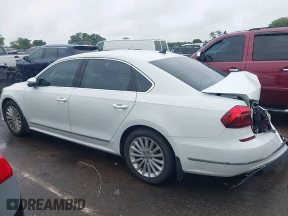 ✅ 2017 Volkswagen Passat SE • VIN: 1VWBT7A3XHC015095 • Лот: 42884415. Опубликован ранее на IAAI с пробегом 74 699 миль. Бесплатный доступ к архиву аукционных продаж из США и подробный отчёт об истории автомобиля на DreamBid. Изображение 14.