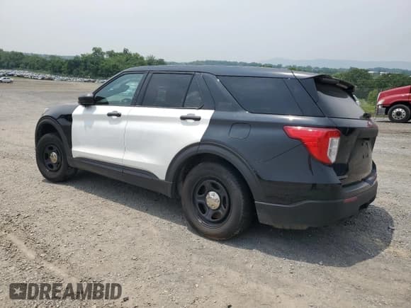 ✅ 2022 Ford Police Interceptor Utility • VIN: 1FM5K8AB8NGB75976 • Lot: 59348535. Wystawiony na Copart z przebiegiem 61 150 mil. Bezpłatny archiwum sprzedaży aukcyjnych z USA i szczegółowy raport historii pojazdu na DreamBid. Zdjęcie 2.