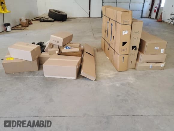 ✅ 2023 Ford F-150 Raptor • VIN: 1FTFW1RG8PFA60162 • Лот: 71664505. Опубликован ранее на Copart с пробегом 59 577 миль. Бесплатный доступ к архиву аукционных продаж из США и подробный отчёт об истории автомобиля на DreamBid. Изображение 12.