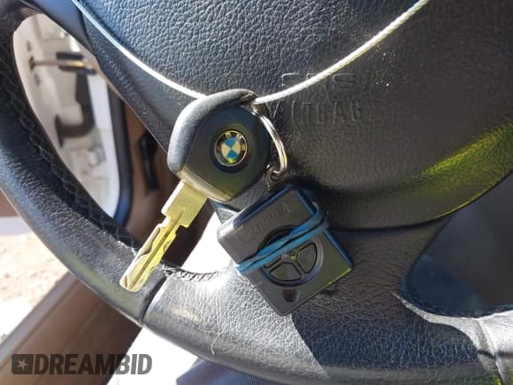 ✅ 2000 BMW Z3 2.8 • VIN: 4USCH3349YLF71113 • Lot: 42623001. Wystawiony na IAAI z przebiegiem 133 873 mil. Bezpłatny archiwum sprzedaży aukcyjnych z USA i szczegółowy raport historii pojazdu na DreamBid. Zdjęcie 11.