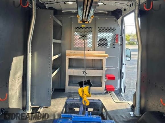 ✅ 2018 Ford Transit • VIN: 1FTBW2CM5JKA75168 • Лот: 52987495. Опубликован ранее на Copart с пробегом 216 104 миль. Бесплатный доступ к архиву аукционных продаж из США и подробный отчёт об истории автомобиля на DreamBid. Изображение 9.