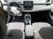 ✅ 2022 Toyota Corolla Hybrid LE • VIN: JTDEAMDE7NJ059113 • Лот: 89562215. Опубликован ранее на Copart с пробегом 108 890 миль. Бесплатный доступ к архиву аукционных продаж из США и подробный отчёт об истории автомобиля на DreamBid. Изображение 8.