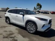 ✅ 2022 Toyota Highlander Hybrid Platinum • VIN: 5TDEBRCH8NS082408 • Lot: 61237515. Listed on Copart with 72,131 mi. Free auction sales archive from the USA and detailed vehicle history report at DreamBid. Image 4.