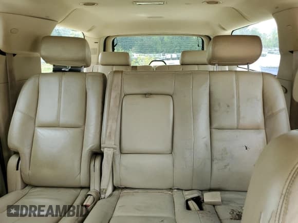 ✅ 2008 Chevrolet Suburban 3LT • VIN: 3GNFC16J38G260091 • Lot: 65715635. Listed on Copart with 254,945 mi. Free auction sales archive from the USA and detailed vehicle history report at DreamBid. Image 10.
