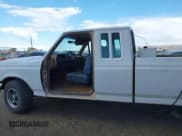 ✅ 1989 Ford F-250 • VIN: 1FTHX25M7KKA61455 • Lot: 42211798. Wystawiony na IAAI z przebiegiem 750 875 mil. Bezpłatny archiwum sprzedaży aukcyjnych z USA i szczegółowy raport historii pojazdu na DreamBid. Zdjęcie 14.