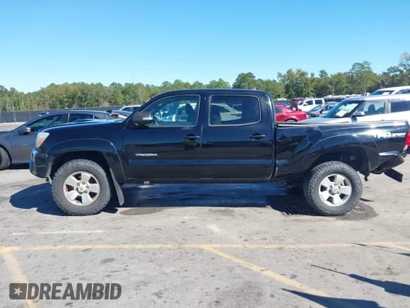 ✅ 2015 Toyota Tacoma PreRunner • VIN: 5TFKU4HN1FX007298 • Lot: 43449436. Wystawiony na IAAI z przebiegiem 230 810 mil. Bezpłatny archiwum sprzedaży aukcyjnych z USA i szczegółowy raport historii pojazdu na DreamBid. Zdjęcie 14.