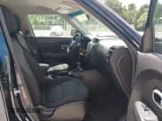 ✅ 2017 Kia Soul + • VIN: KNDJP3A55H7435403 • Lot: 42447651. Wystawiony na IAAI z przebiegiem 72 975 mil. Bezpłatny archiwum sprzedaży aukcyjnych z USA i szczegółowy raport historii pojazdu na DreamBid. Zdjęcie 5.