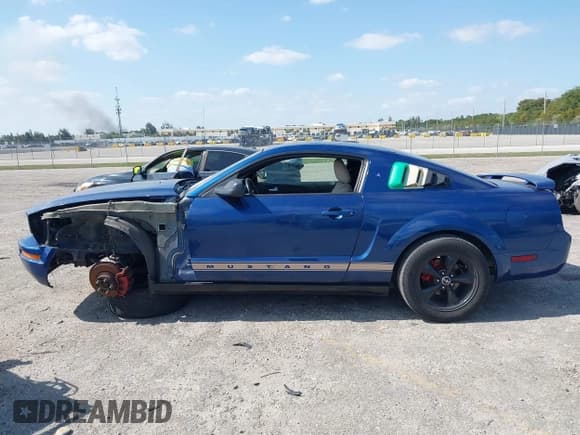 ✅ 2006 Ford Mustang Standard • VIN: 1ZVFT80NX65129626 • Lot: 42114060. Listed on IAAI with 163,263 mi. Free auction sales archive from the USA and detailed vehicle history report at DreamBid. Image 15.