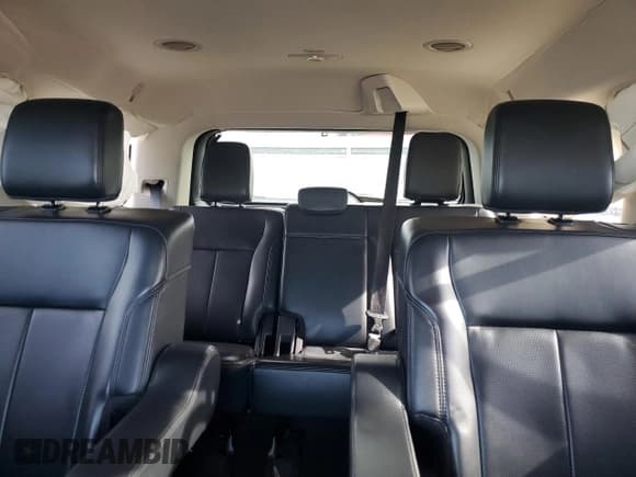 ✅ 2024 Ford Expedition XLT • VIN: 1FMJU1J85REA21358 • Lot: 91669045. Wystawiony na Copart z przebiegiem 48 647 mil. Bezpłatny archiwum sprzedaży aukcyjnych z USA i szczegółowy raport historii pojazdu na DreamBid. Zdjęcie 10.