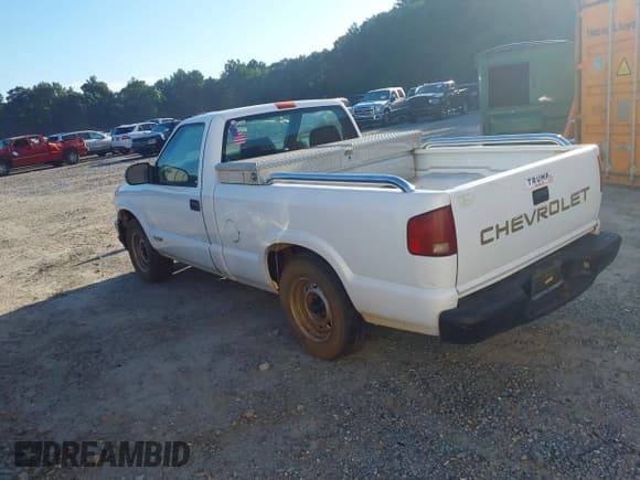 ✅ 2002 Chevrolet S-10 LS • VIN: 1GCCS145X28189294 • Лот: 42632943. Опубликован ранее на IAAI с пробегом 141 229 миль. Бесплатный доступ к архиву аукционных продаж из США и подробный отчёт об истории автомобиля на DreamBid. Изображение 3.