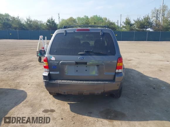 ✅ 2005 Ford Escape Limited • VIN: 1FMYU94155KA92695 • Lot: 42277767. Listed on IAAI with Not provided. Free auction sales archive from the USA and detailed vehicle history report at DreamBid. Image 16.