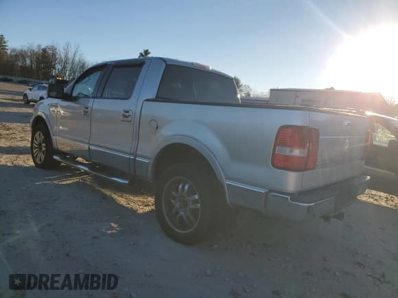 ✅ 2006 Lincoln Mark LT • VIN: 5LTPW18596FJ09465 • Lot: 80743804. Wystawiony na Copart z przebiegiem 188 377 mil. Bezpłatny archiwum sprzedaży aukcyjnych z USA i szczegółowy raport historii pojazdu na DreamBid. Zdjęcie 2.
