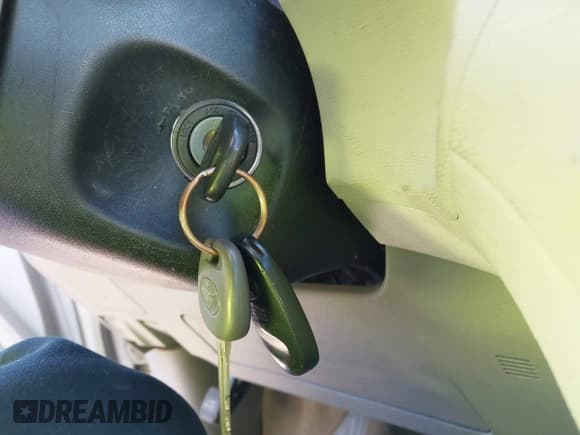 ✅ 2011 Toyota Sienna XLE • VIN: 5TDYK3DC7BS120249 • Lot: 43545371. Listed on IAAI with 175,936 mi. Free auction sales archive from the USA and detailed vehicle history report at DreamBid. Image 11.