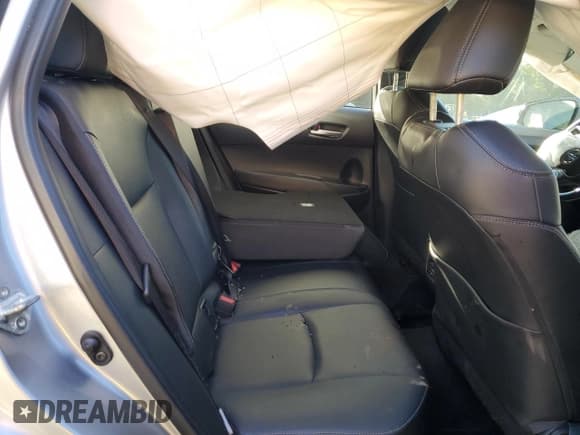 ✅ 2022 Toyota Corolla Cross XLE • VIN: 7MUDAABG2NV009288 • Lot: 82451245. Wystawiony na Copart z przebiegiem Nie podano. Bezpłatny archiwum sprzedaży aukcyjnych z USA i szczegółowy raport historii pojazdu na DreamBid. Zdjęcie 10.