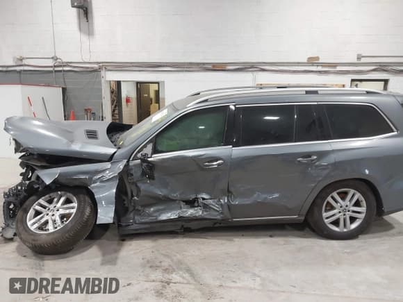 ✅ 2019 Mercedes-Benz GLS 450 • VIN: 4JGDF6EE4KB228206 • Lot: 42285126. Listed on IAAI with 86,083 mi. Free auction sales archive from the USA and detailed vehicle history report at DreamBid. Image 17.