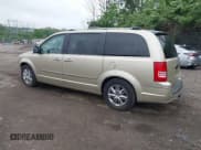 ✅ 2010 Chrysler Town & Country Limited • VIN: 2A4RR7DX2AR322606 • Lot: 42181467. Wystawiony na IAAI z przebiegiem 107 991 mil. Bezpłatny archiwum sprzedaży aukcyjnych z USA i szczegółowy raport historii pojazdu na DreamBid. Zdjęcie 3.
